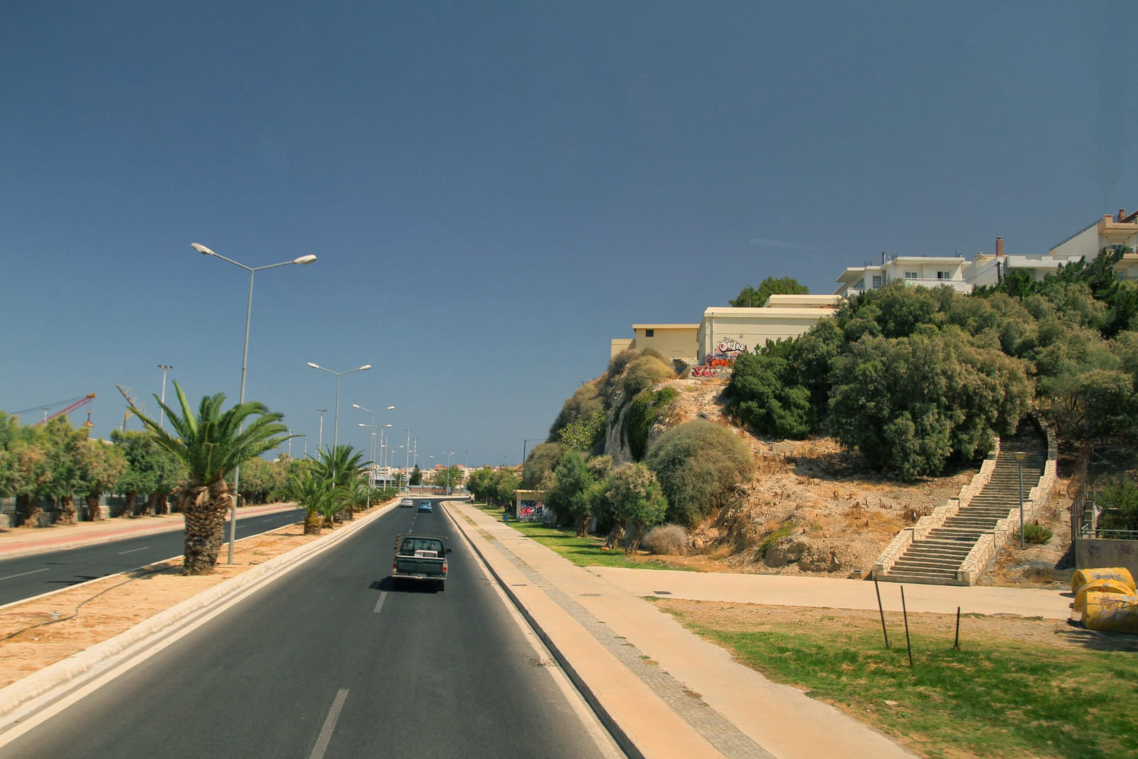 Mezitli sahil hattı ve batıya uzanan yol